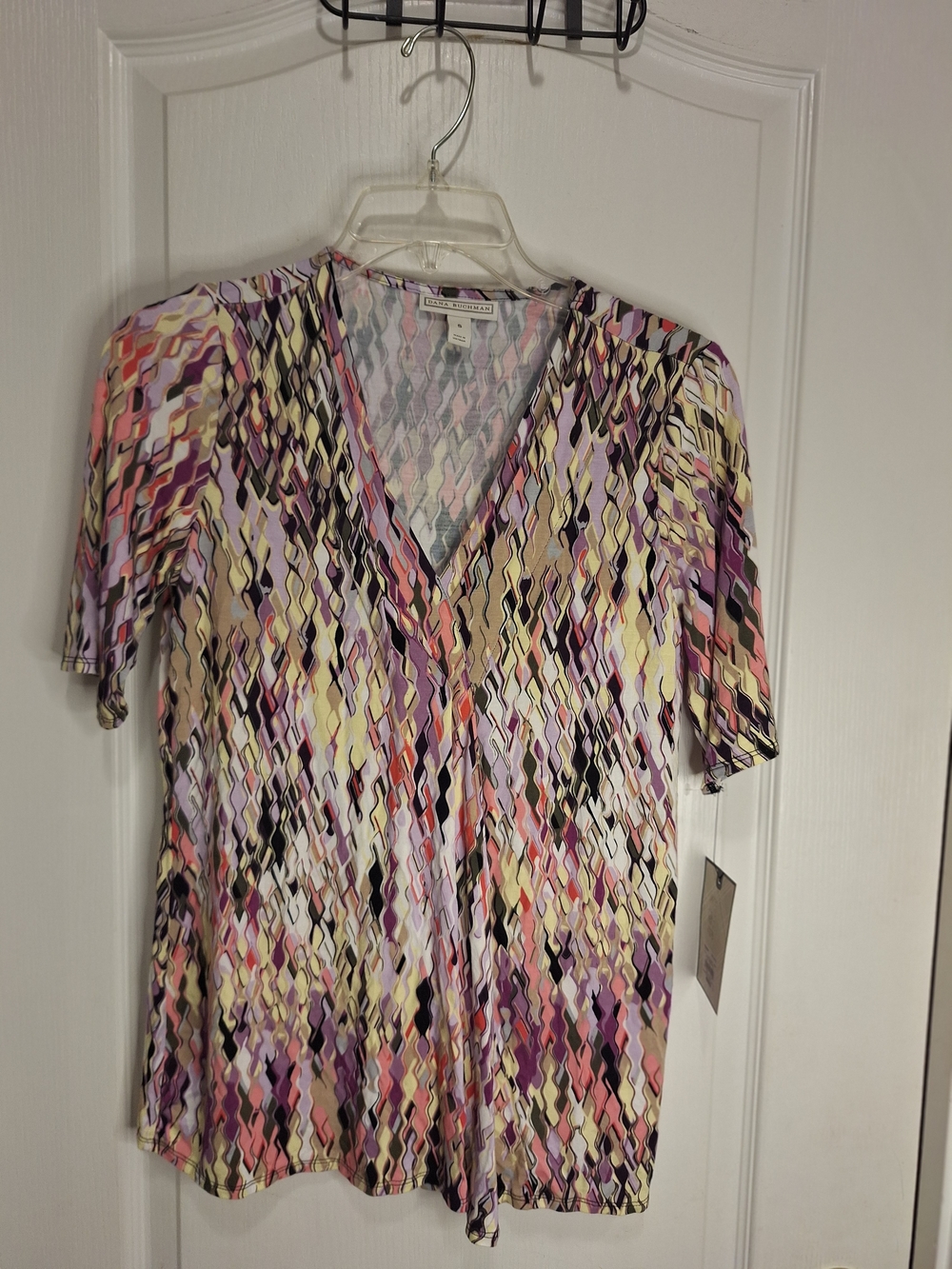 NWT /Dana Buchman Lavender Multi-Print V-Neck Short Sleeve Blouse/ SIZE SMALL